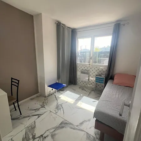 B Chambre Dans Appart 5 Pieces Proche Picasso Museum 아파트 발로리스
